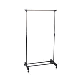 Stender pe roți 80 × 42 cm, cu bară pentru umerașe și înălțime reglabilă 95–165 cm.