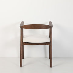 Scaun dining Lund Boucler crem, textil, cu picioare din lemn de frasin cu aspect nuc