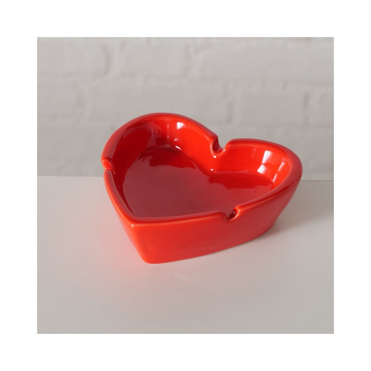 Scrumiera rosie din ceramica Heart Boltze